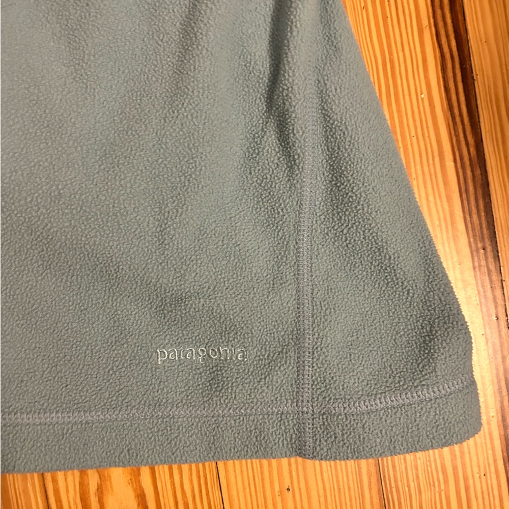 Patagonia Women's Blue Zip-Up Fleece - Picture 5 of 5